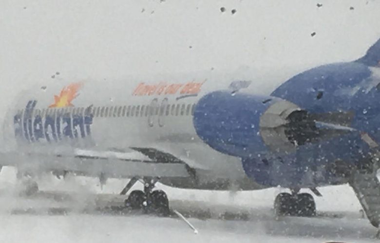 PILOT KEJANG, ALLEGIANT AIR MENDARAT DARURAT