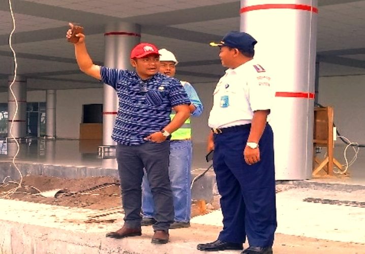 KOMISI V TINJAU BANDARA TJILIK RIWUT