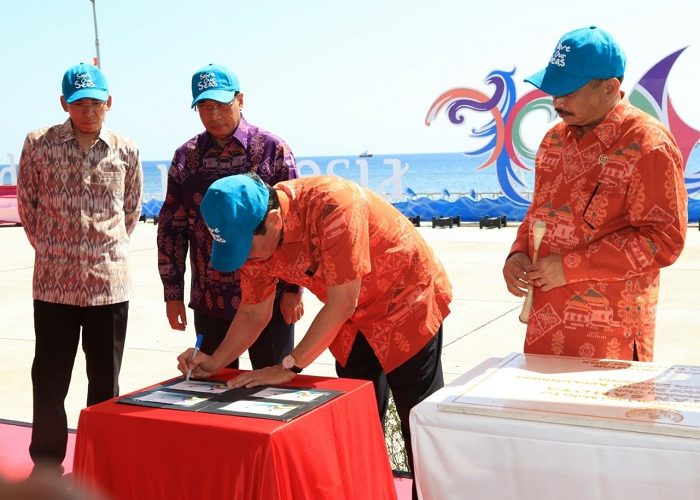 PERESMIAN BANDARA SULTAN M. KAHARUDIN