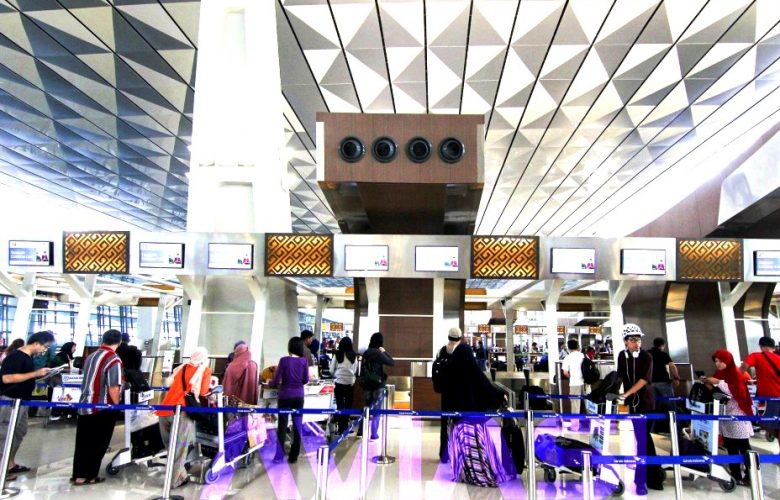 BANDARA SUMBAWA TAMPAK BARU
