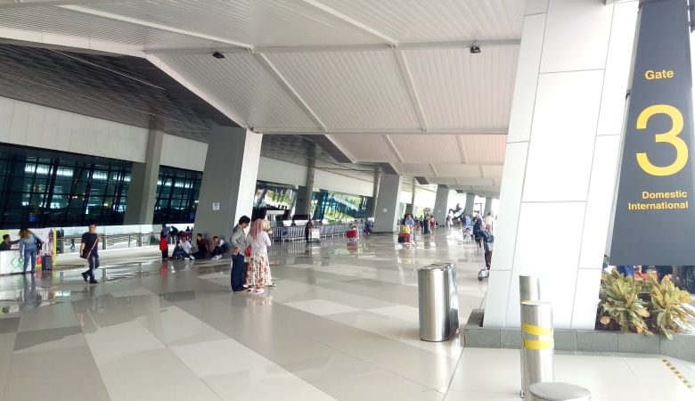LAYANAN DRIVE THRU PICK-UP ZONE TERMINAL 3 BERLAKU 24 JAM DIMULAI 1 SEPTEMBER